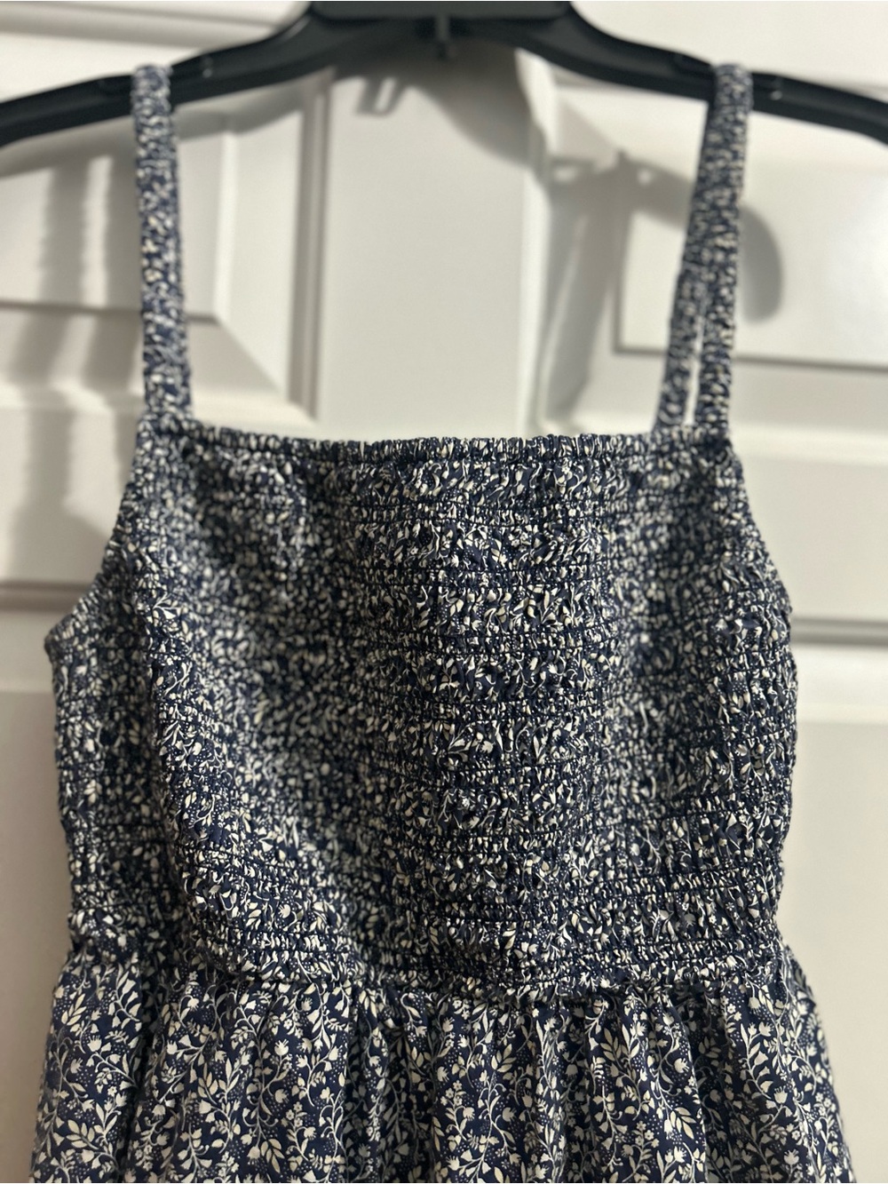 Old Navy Smocked Bodice Floral Midi in blue White beautiful back and pockets - Picture 3 of 5